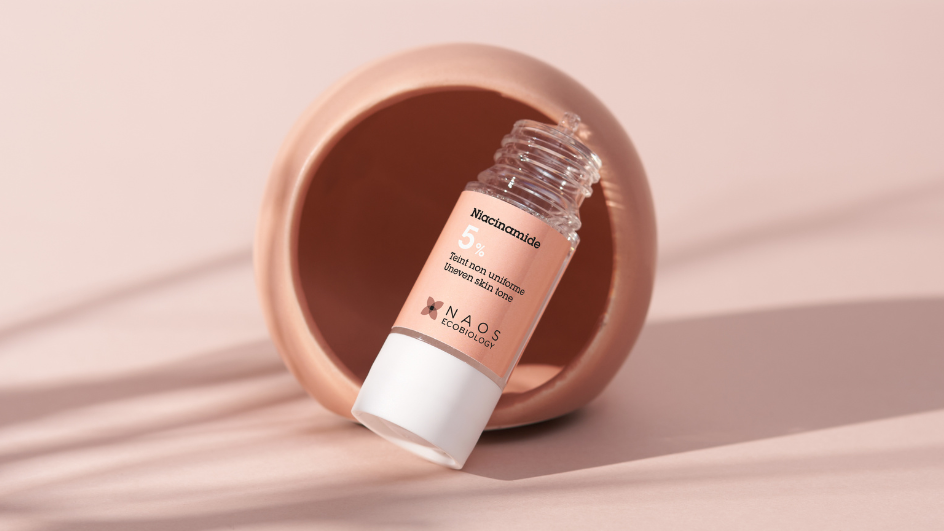 Niacynamid – dla jednolitej cery: przeciw przebarwieniom, zaczerwienieniom i zażółceniu skóry